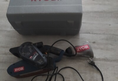 Location Ponceuse à bande électrique Ryobi à La Chapelle-de-Surieu