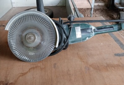 Location Disqueuse diamant électrique Metabo à Parcoul chenaud