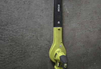 Location Souffleur électrique Ryobi à Saint-Sauveur-de-Puynormand