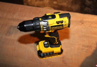 Location Perceuse visseuse sans fil stanley fatmax fmc600d2 à Couëron