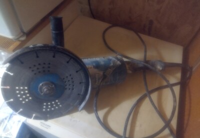 Location Meuleuse disqueuse 230mm Makita à Sommières
