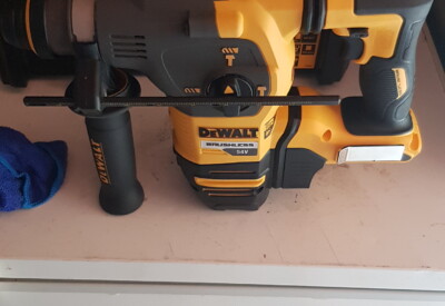 Location Perforateur burineur électrique Dewalt à Reyniès
