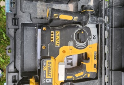 Location Perceuse à percussion Sans-fil Dewalt à Pluvigner