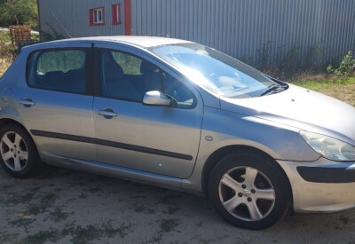 Location Voiture Plus de 5m3 Autre à Yssingeaux