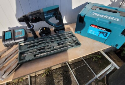 Location Perforateur burineur à batterie 4Ah Makita à Clisson