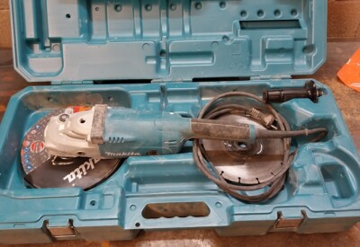 Location Disqueuse 230mm Makita à Cuxac-d'Aude