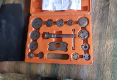 Location Repousse piston frein Autre à Le Merzer