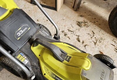 Location Tondeuse à gazon électrique Ryobi à Guillos