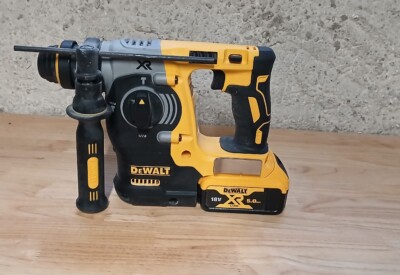 Location Perforateur électrique Dewalt à Yerres