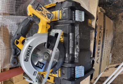 Location Scie circulaire électrique Dewalt à Lamonzie st martin