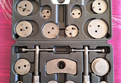 Location Repousse piston frein Autre à Bertrange