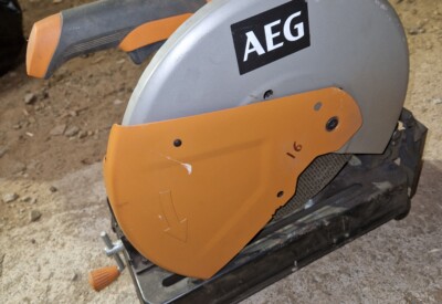 Location Tronçonneuse à disque électrique Aeg à Le Châtenet-en-Dognon