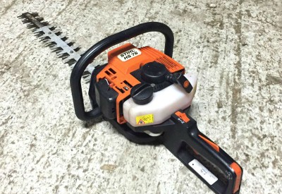 Location Taille haie thermique sthil hs75 à Ussac