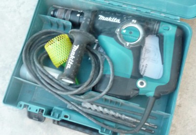 Location Perforateur filaire makita sds plus 1100w à Cournonsec