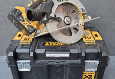 Location Scie circulaire électrique Dewalt à Givors