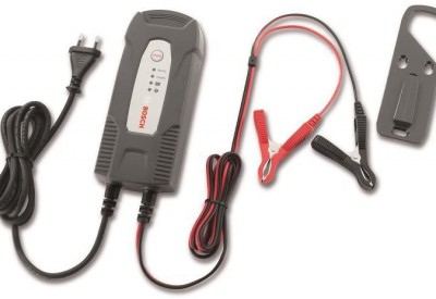 Location Chargeur batterie bosch c1 à Hennebont