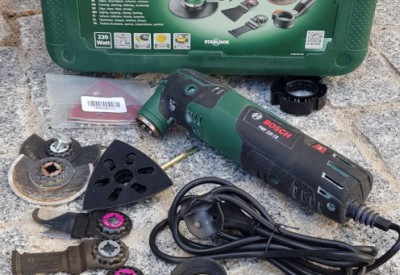 Location Outil multifonction 220 w pmf 220 + 13 accessoires de la marque bosh. à Beaumont-du-Gâtinais