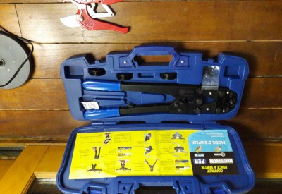 Location Coffret multicouche et per + pince coupe-tube à Fresnes-sur-Escaut
