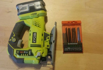 Location Scie sauteuse ryobi 18v lithium à La Crau
