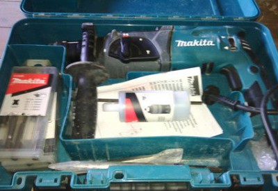 Location Perforateur makita 780w à Essarts en Bocage