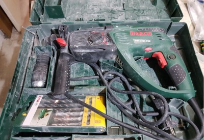 Location Perceuse, perforateur bosh 730w à Achères