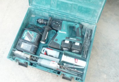 Location Perforateur sans fils 36v makita sds plus à Cournonsec