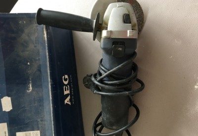Location Meuleuse disque 115 mm aeg à Villeneuve-d'Ascq