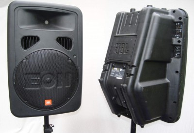 Location Enceinte sonorisation jbl très puissantes avec pied (prix unitaire) à Saint-Denis-de-Pile