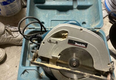 Location Scie circulaire électrique Makita à Quincy-Voisins