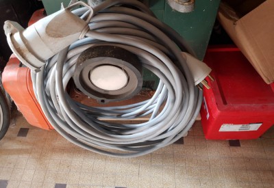 Location Rallonge triphasée 380v – 20m à Neuville-sur-Saône