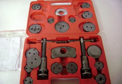Location Coffret repousse pistons d’étriers de freins à Mauléon
