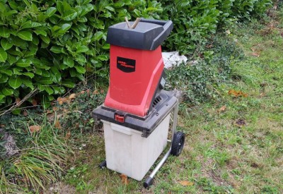 Location Broyeur végétaux ikra egn 2500 à Orvault