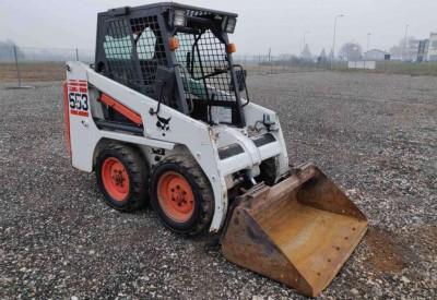 Location Chargeuse bobcat 553 à Gond-Pontouvre