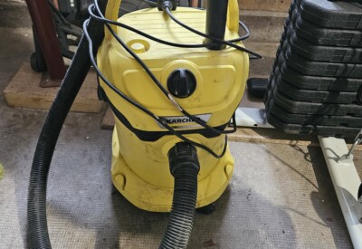 Location Aspirateur de chantier électrique Karcher à Pont salomon