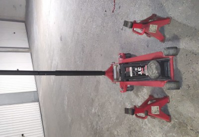 Location Cric 3 tonnes + chandelles 2tonnes à Saint-Genis-Pouilly