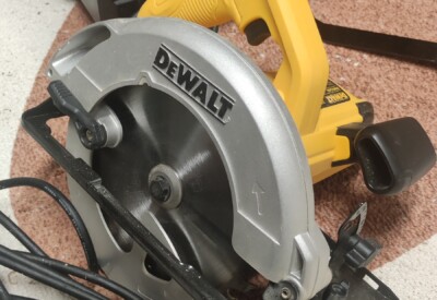 Location Scie circulaire électrique Dewalt à Pontivy