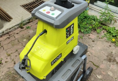 Location Broyeur de végetaux électrique Ryobi à Lanester