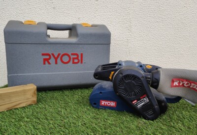 Location Ponceuse à bande électrique Ryobi à Niort