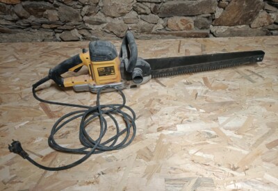 Location Scie alligator électrique Dewalt à Montrevault-sur-Èvre