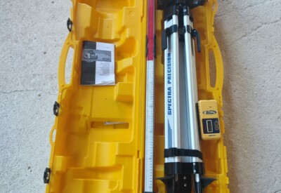 Location Laser rotatif Autre à Moulins