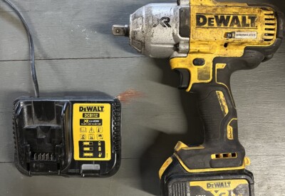 Location Clé à choc électrique Dewalt à Baneins