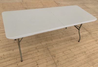 Location Table de réception Autre à Fricamps