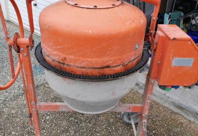 Location Bétonnière électrique Autre à Houlette