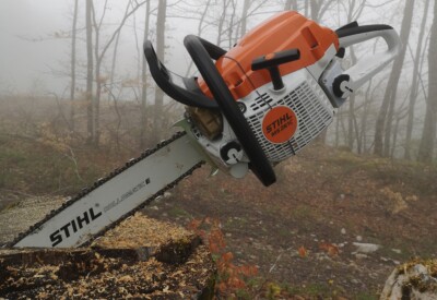 Location Tronçonneuse à bois Thermique Stihl à Le Gua