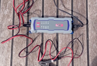 Location Chargeur de batterie électrique Autre à Plougonvelin