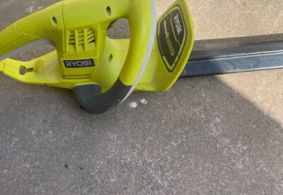 Location Taille haie électrique Ryobi à Rezé