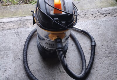 Location Aspirateur de chantier électrique Autre à La Chevrolière