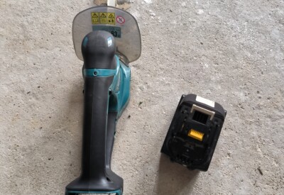 Location Mini taille haie Makita à Petit-Mars