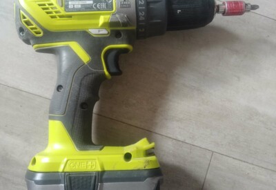 Location Perceuse-visseuse avec percution Ryobi à Chateaubriant