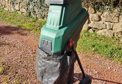 Location Broyeur de végetaux électrique Autre à Thizy-les-Bourgs